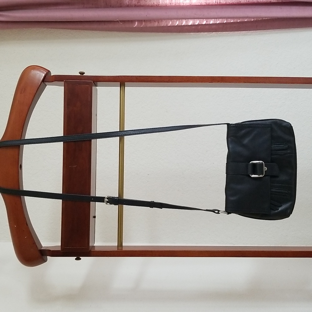 Small Cross body Leather Purse. Like new